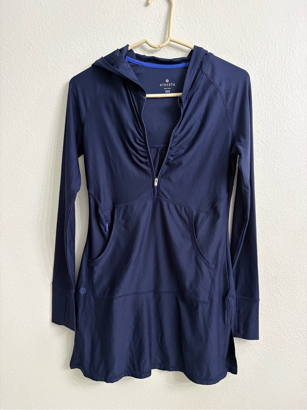 Athleta Wick-It Wader Hooded
Coverup Zip Navy Size XXS